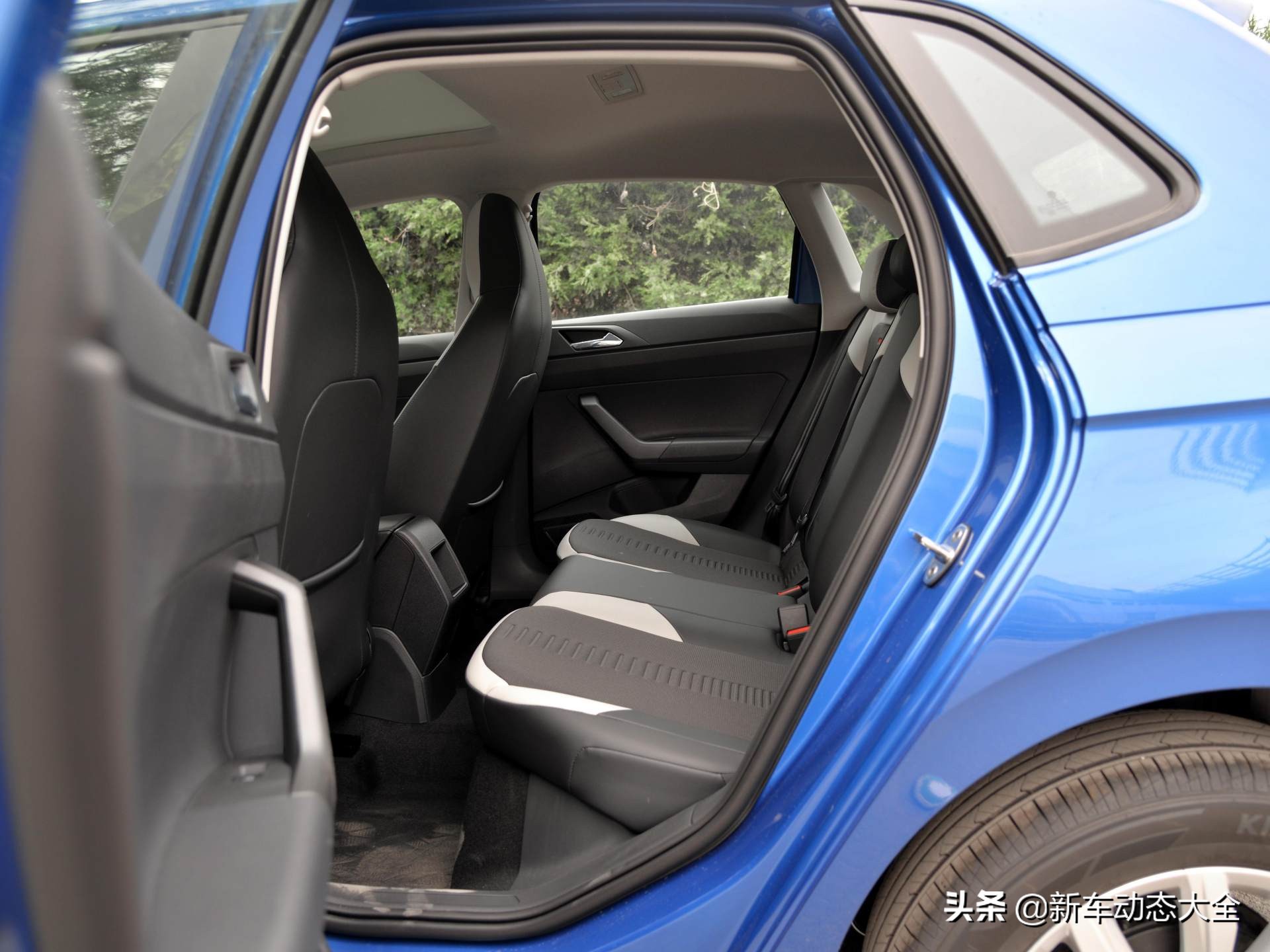 1.5排量价格9.28万元,10年大众polo二手车蓝色