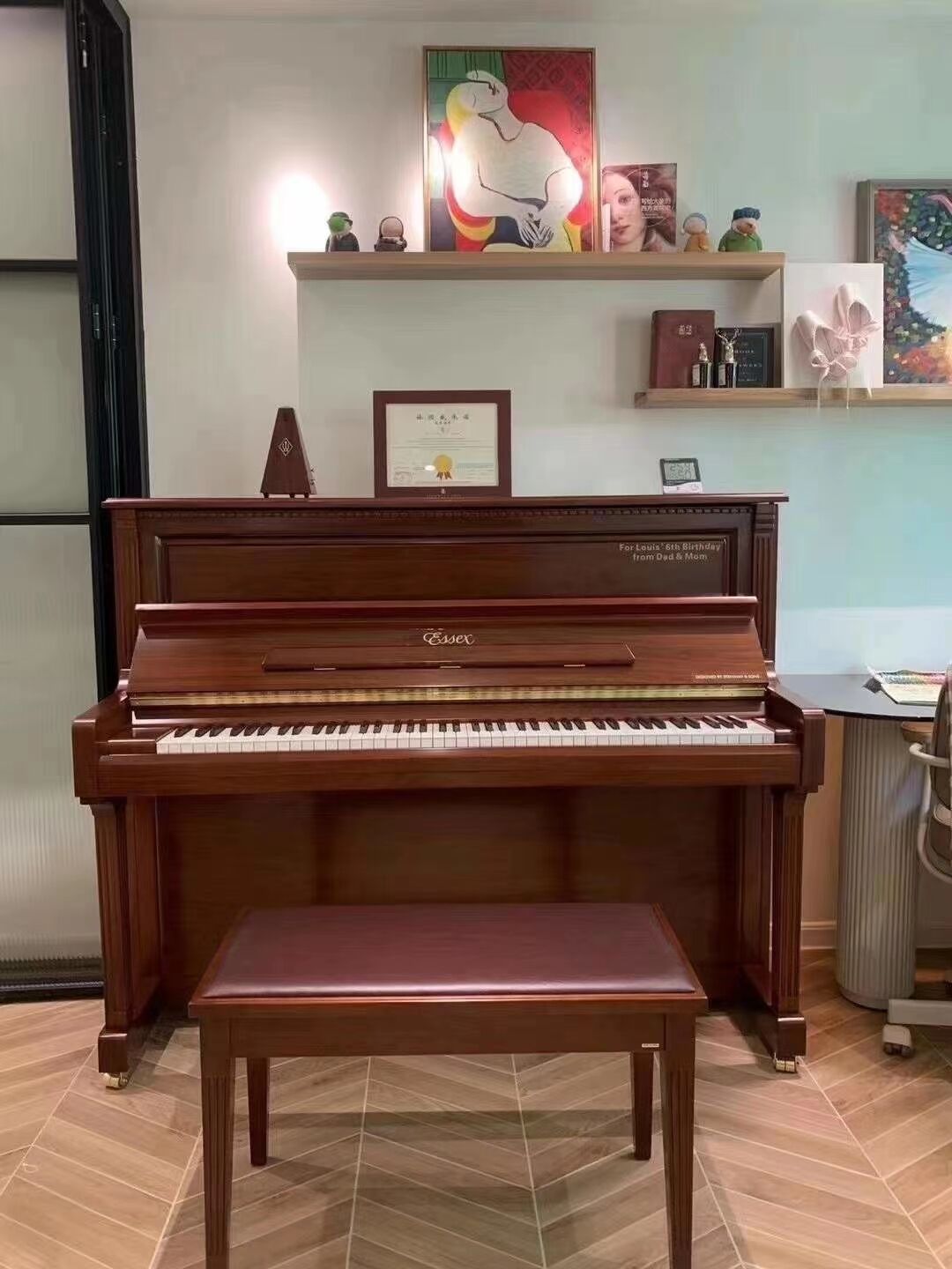 什么样的钢琴最好看,卧室钢琴什么尺寸合适