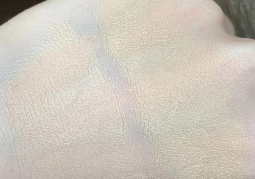 推荐几款适合油皮的粉底液,推荐几款适合混油皮的粉底液