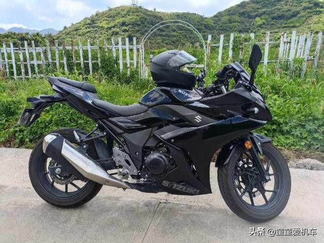 铃木gsx250r和别的仿赛区别,全新铃木gsx250r还值得买吗