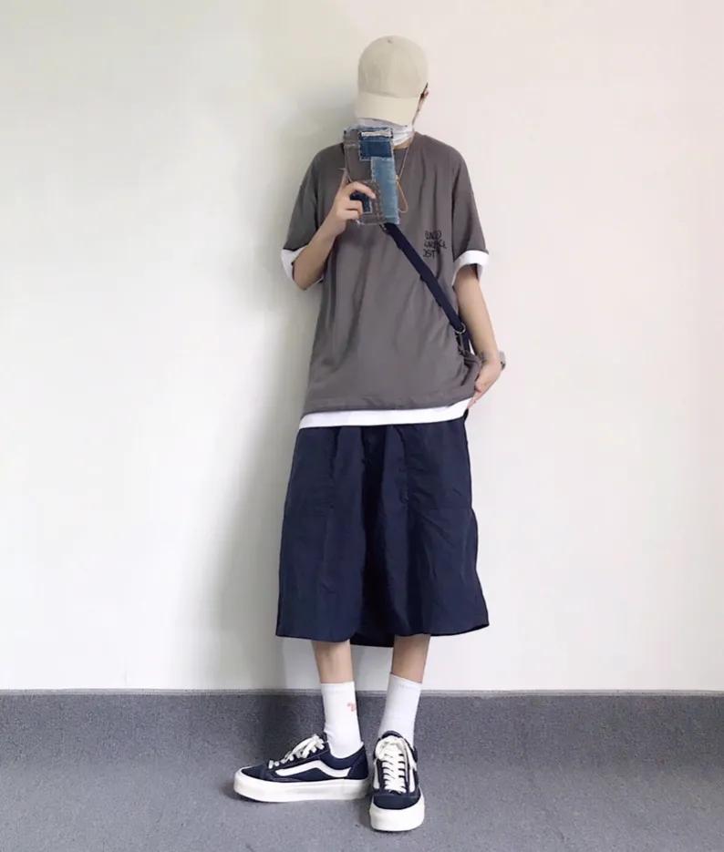 经典vans穿搭中帮,黑白vans经典款过不过时