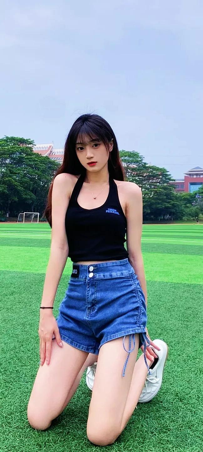 绿茵场壁纸,绿茵足球场高清壁纸