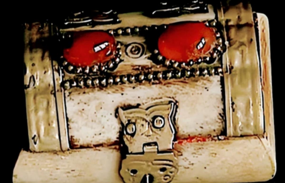 1971年内蒙退伍军人救下一老人，获赠小泥球，38年后发现价值2亿