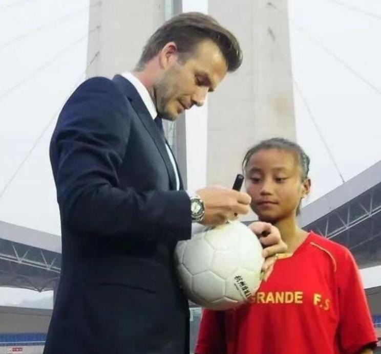 官宣！中国女足21岁新星留洋，亚洲杯决赛一战成名，有望接班孙雯