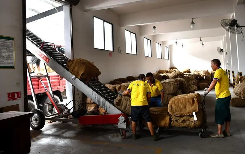 香烟为什么要分硬和软,香烟为什么要分硬盒和软盒