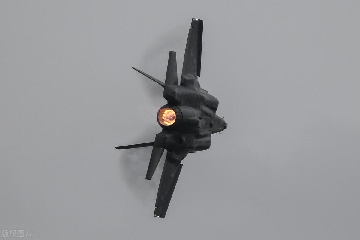 战斗机的战术指标和技术指标,战斗机战术动作大全