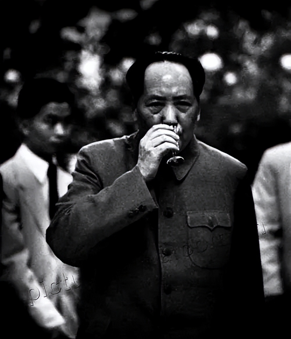 1965年的医疗会上，毛主席怒言：汇报半天，全是城里的医疗成就！