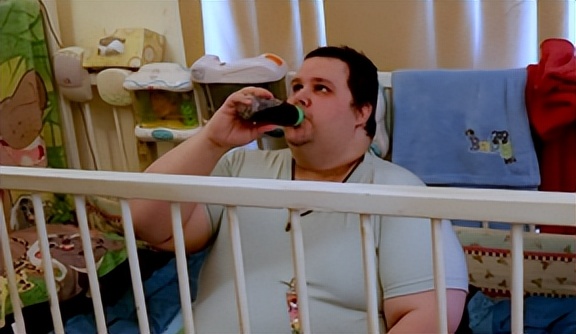 28岁，工资全部上缴，不配买200元鞋：失去自主权的人生有多可悲