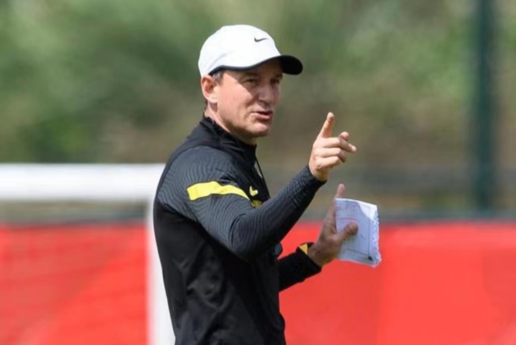 国足主教练扬科维奇见面会,u23国足主教练扬科维奇