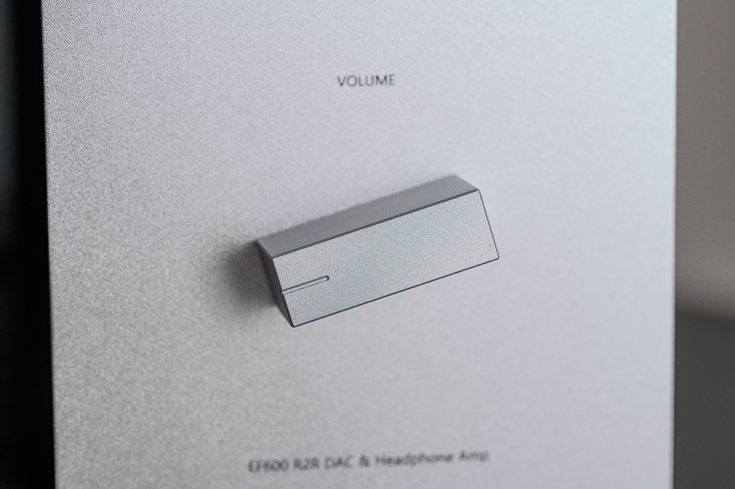 精悍如流星纯粹如清泉——简评HIFIMAN立式解码耳放一体机EF600