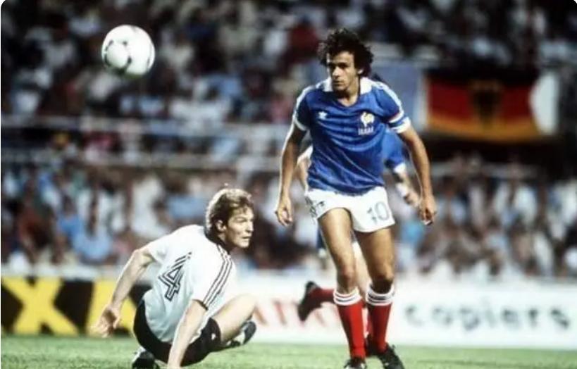 卡塔尔世界杯经典五大战役,卡塔尔世界杯最惨烈的比赛