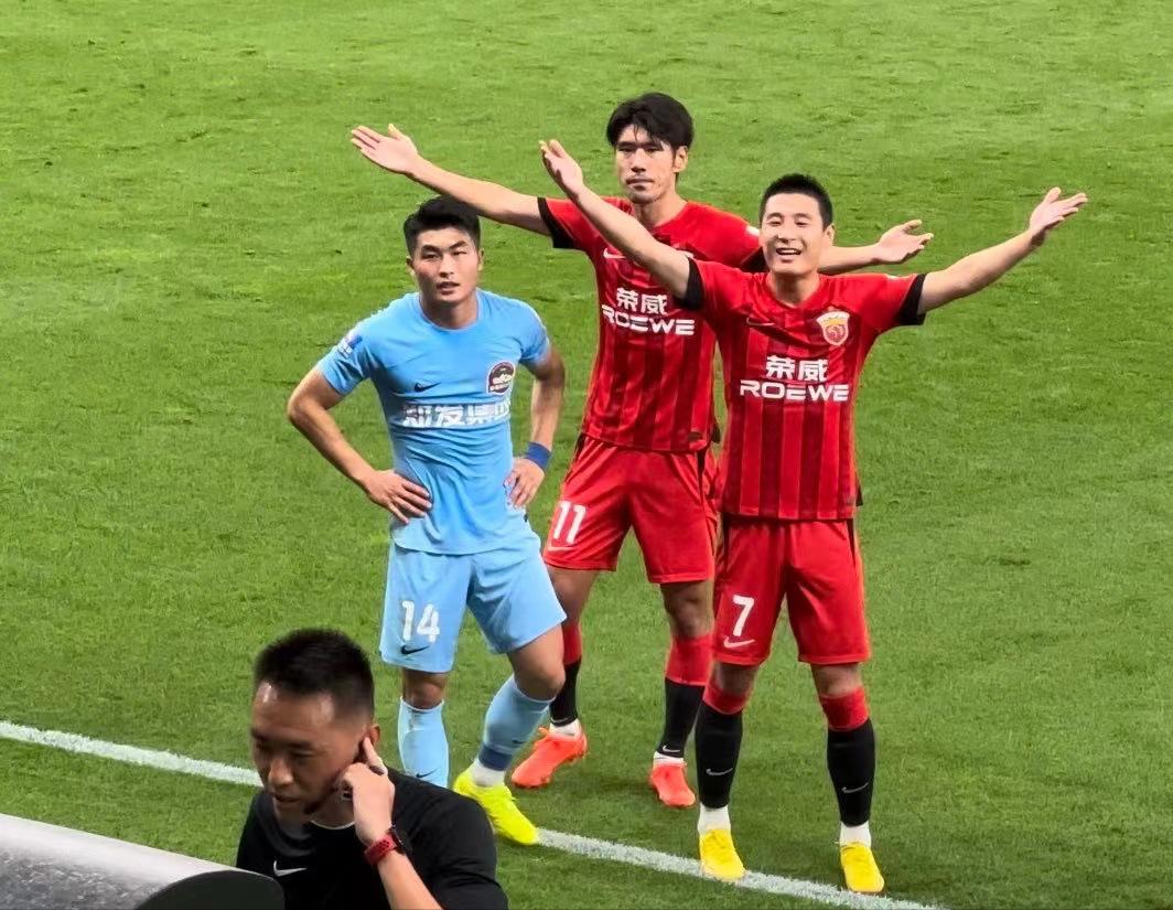 武磊赛后谈摸头杀质问张岩,武磊高光时刻中超