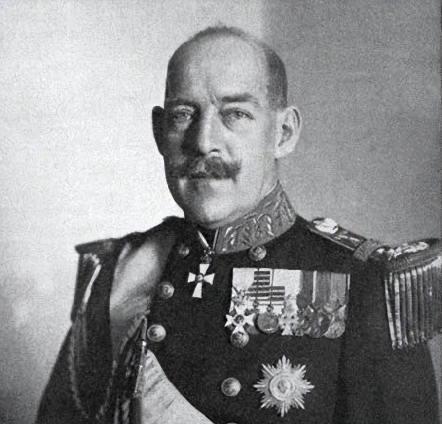 为保护一只狗杀掉所有人,为救爱犬和鳄鱼搏斗身亡