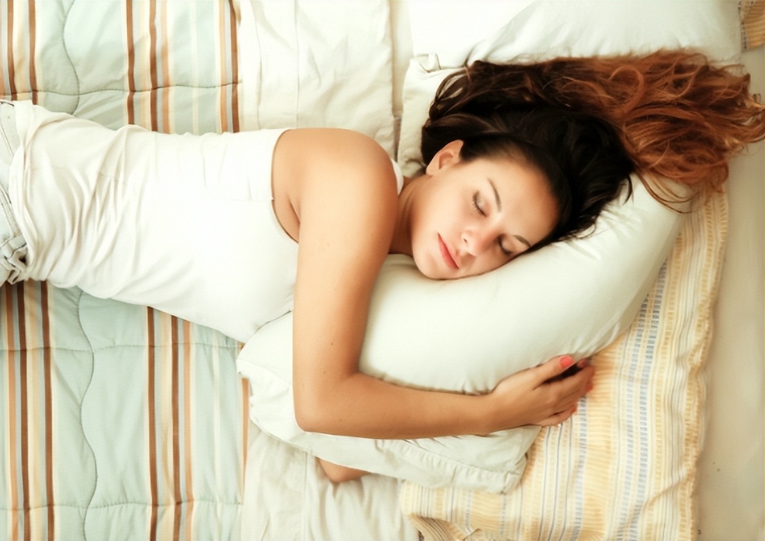 睡觉流口水别忽视可能是脑血栓,睡觉流口水是什么病的早期信号