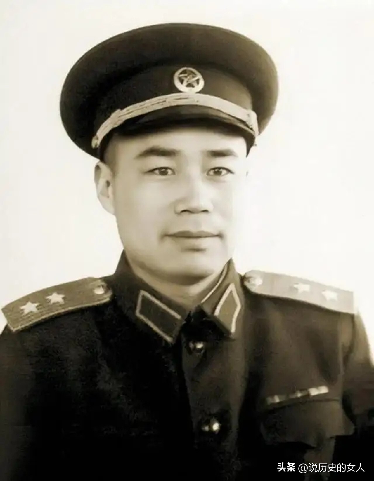 伏击胜利后陈赓骑着日本马去报喜，*伯承刘**：要不你再伏击一次？