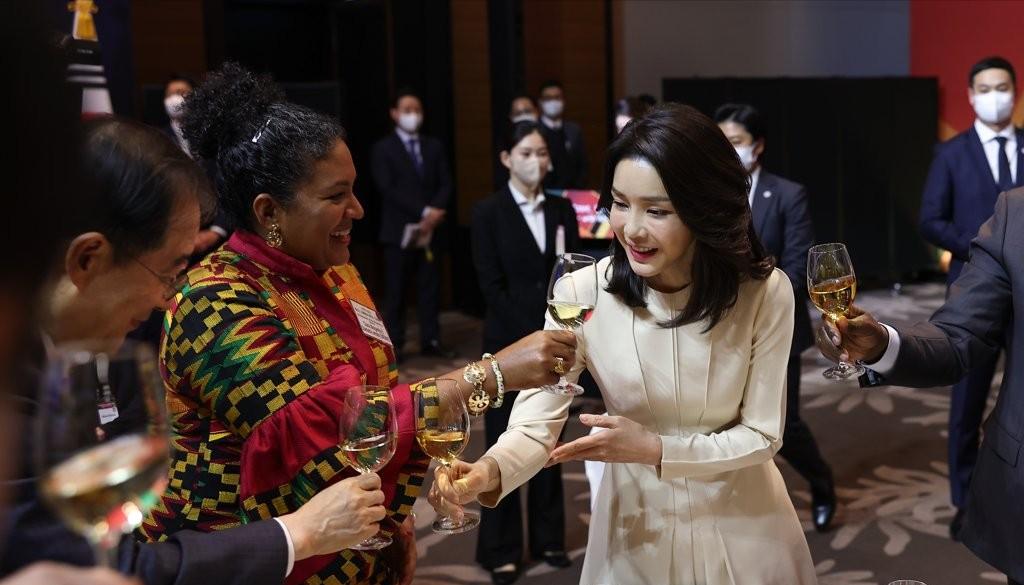 韩第一夫人,韩第一夫人穿搭