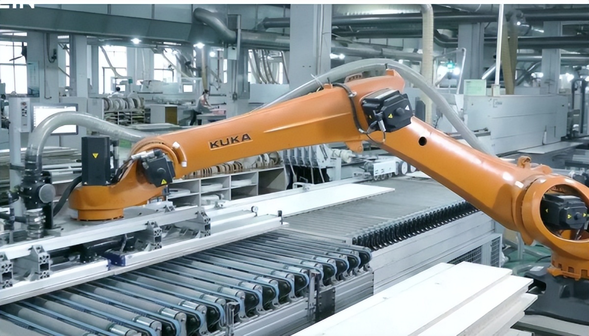 欧派家居“三重”压如何做好“百亿生意”？