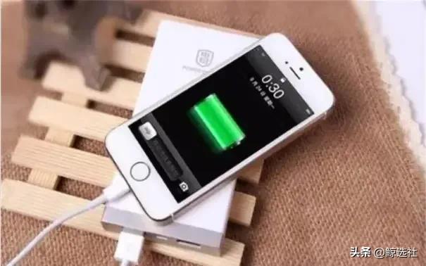 手机电池如何正确充电方法如下,手机电池如何正确的充电使用