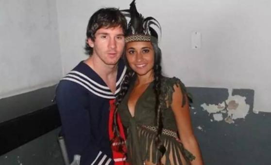 梅西致敬生命中最爱的两位女人,梅西球王真实感人故事