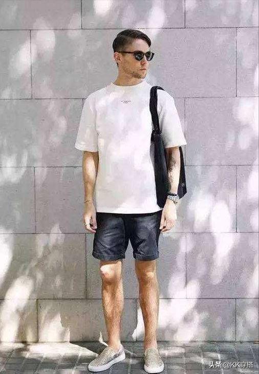 男士t恤怎么穿才好看,男士白t恤怎么搭外套