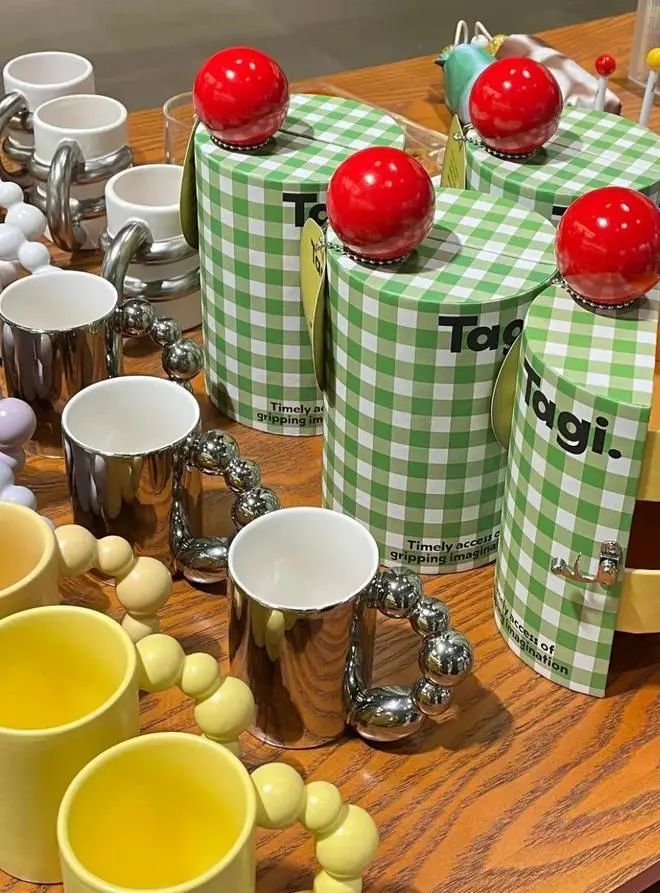 30+家“大V品牌”冲向线下抢开首店，商场们该招谁？