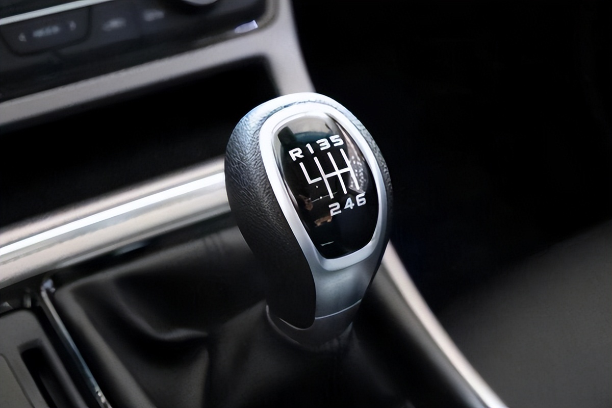 手动挡上路注意事项及驾车技巧,手动挡科目三考试流程及注意事项