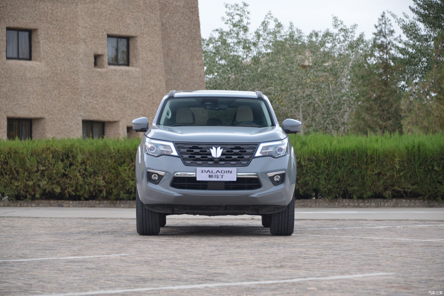 日产帕拉丁试驾视频,日产帕拉丁试驾