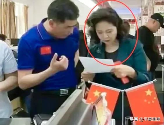 李副局长：到底是公务员中的明星，还是明星中的公务员？