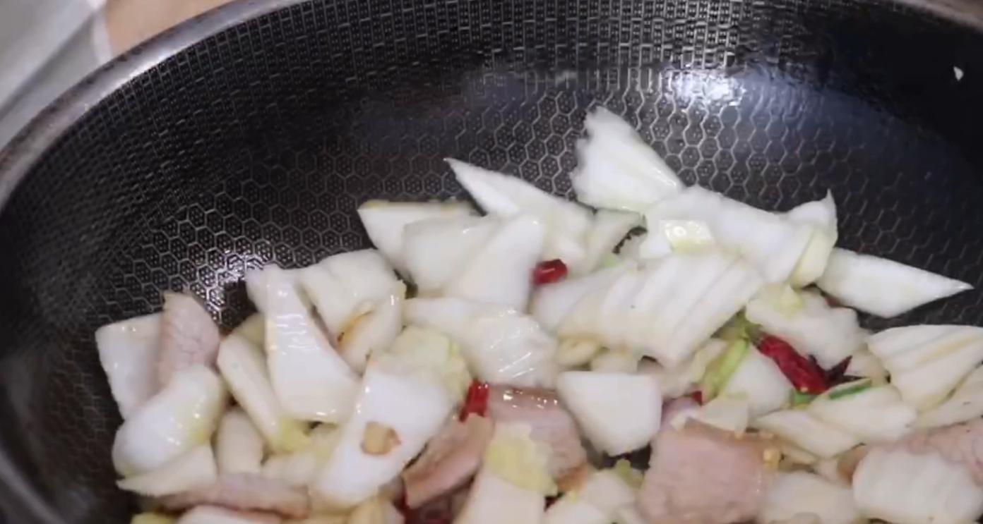 白菜炖粉条怎么做才美味,白菜炖粉条怎么做好吃又嫩