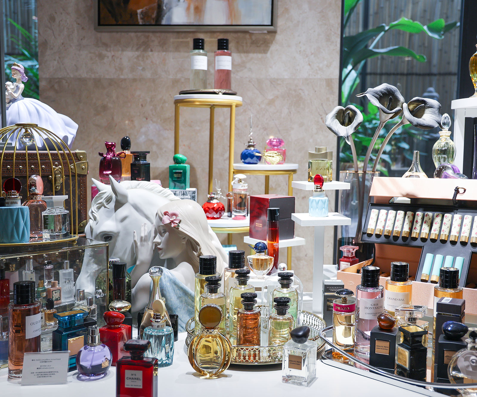 香水是女人的第二个名片,香水是女人的第二件衣服