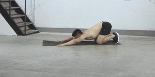 瑜伽垫上的减肥动作瘦全身,一张瑜伽垫如何健身