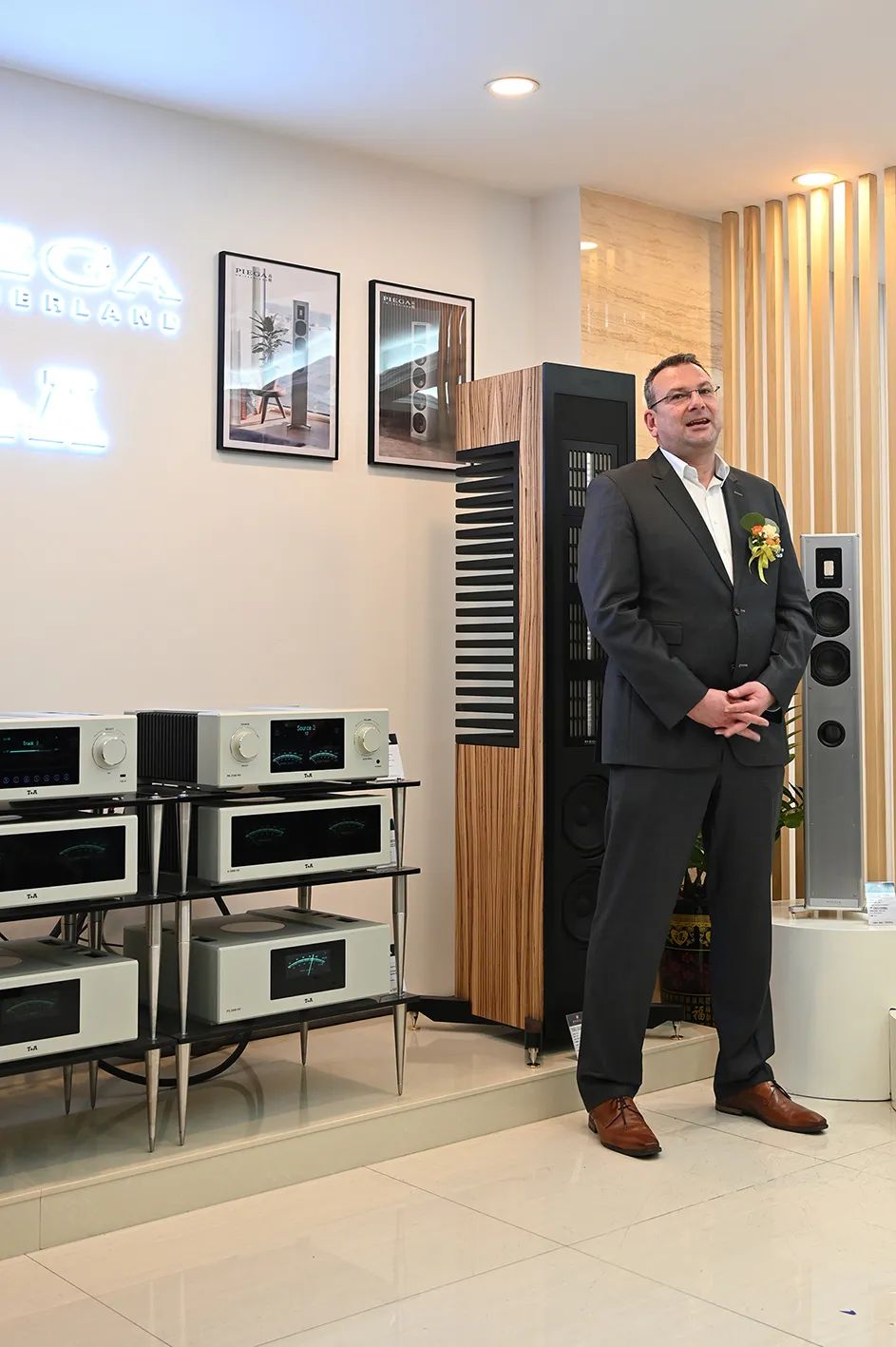 佰籁镫携手域丰—瑞士PIEGA品歌、德国T+A聽佳音旗舰店隆重开业