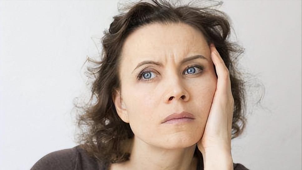 女性突然快绝经的10个征兆,女性突然绝经了是怎么回事