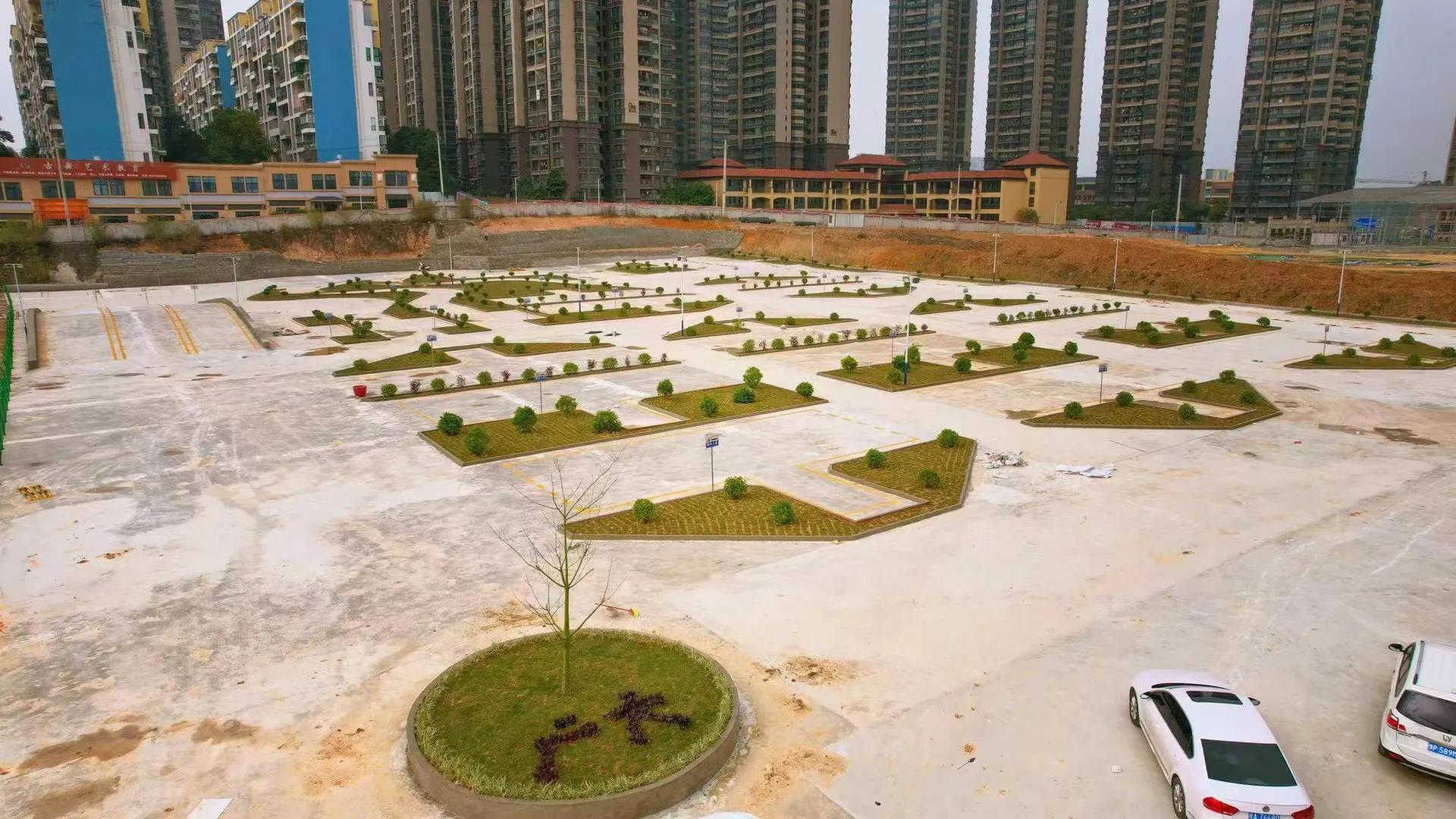 在南宁学车b2哪个驾校好点呢,南宁鸿泰驾校学车