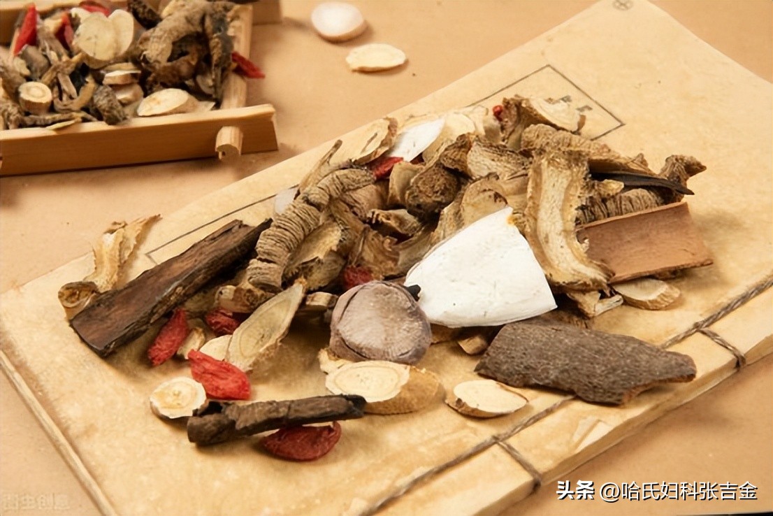 月经又少又黑又干怎么调理,中医有什么方法治疗47岁月经不调