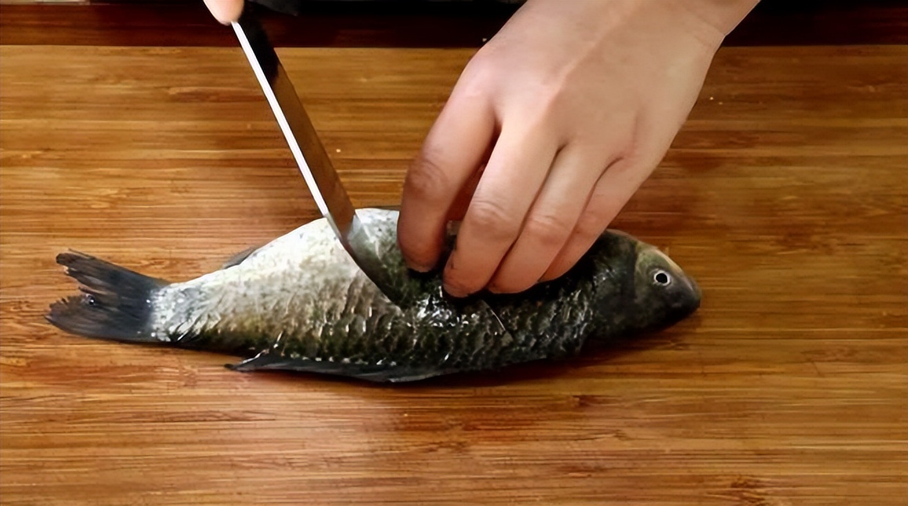 石膏做豆腐和内酯做豆腐的区别,石膏与葡萄糖内酯做豆腐的区别