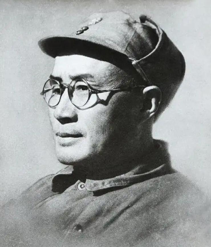 打印度，久未露面的*伯承刘**称“老了，意见仅供参考”，后诸将皆服