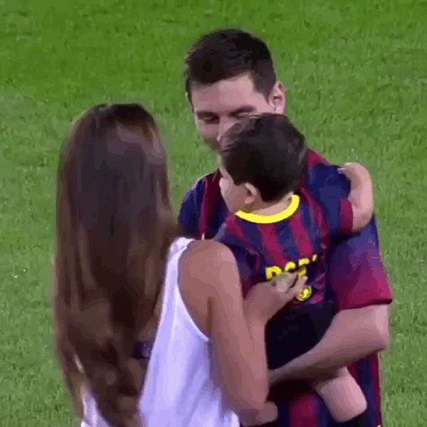 盘点足球场上的令人羡慕的爱情,足球界里让人羡慕的爱情