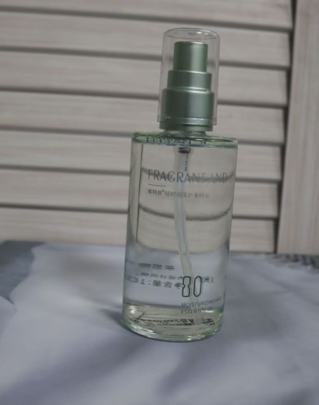 改变头发毛躁的方法,头发毛躁干燥护发精油