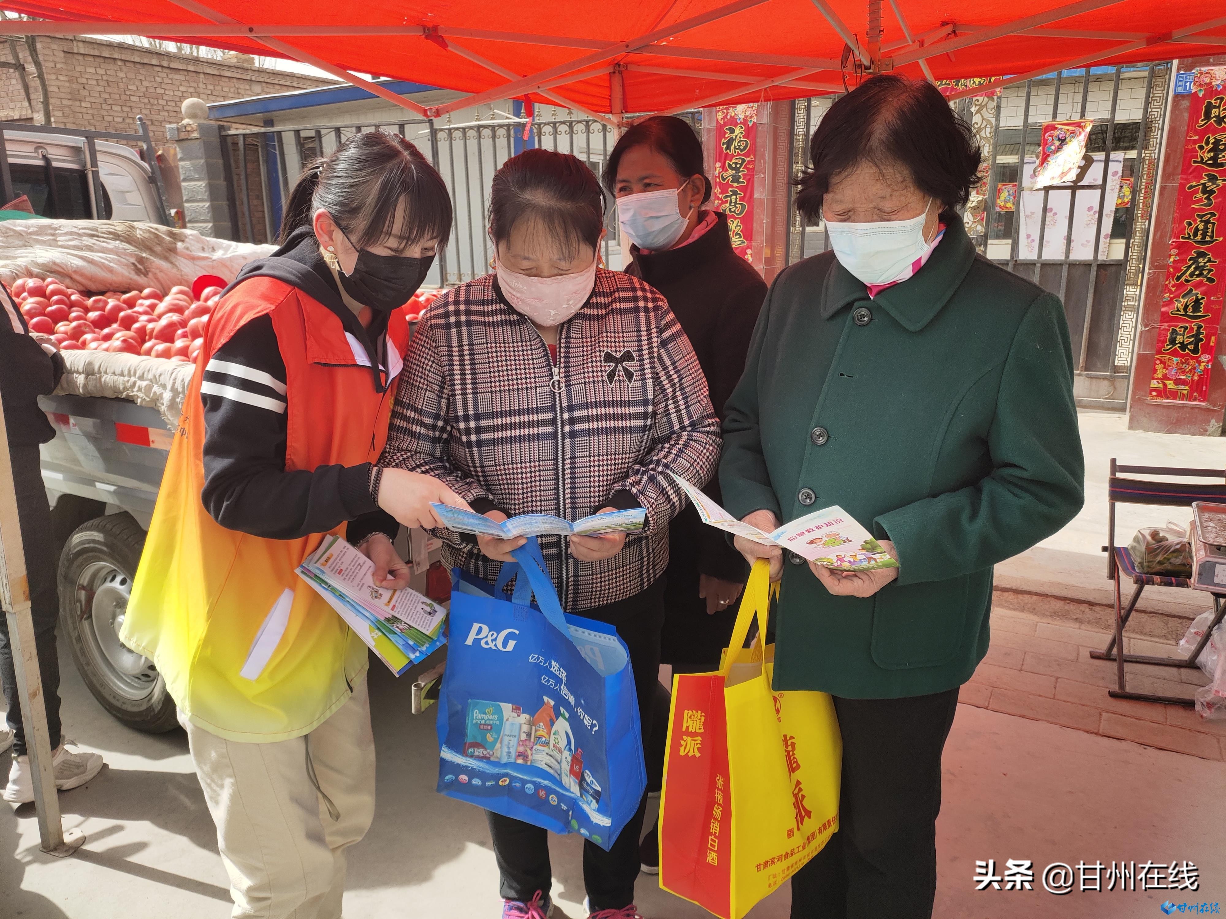 志愿红点亮城市文明之光,志愿红温暖居民心