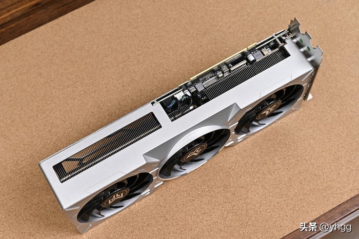 低调实用中塔——ROGZ690HERO+影驰4070Ti+银欣FARAB2装机展示