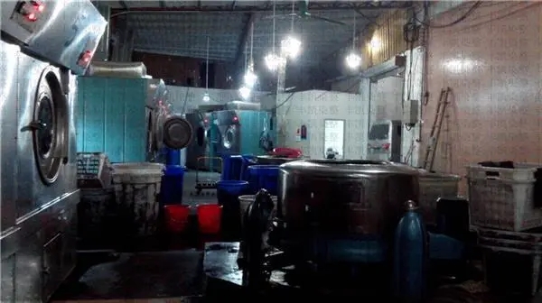 二十多块钱一条的牛仔裤,几十块钱的牛仔裤和100块钱的差别