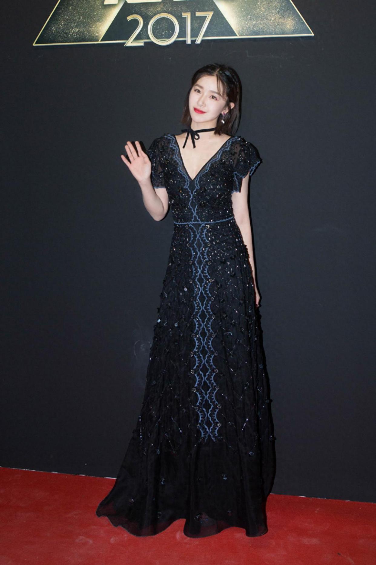 宽松热裤走光*拍偷**阚清子“有毒”吗？分手后衣服美得让人移不开