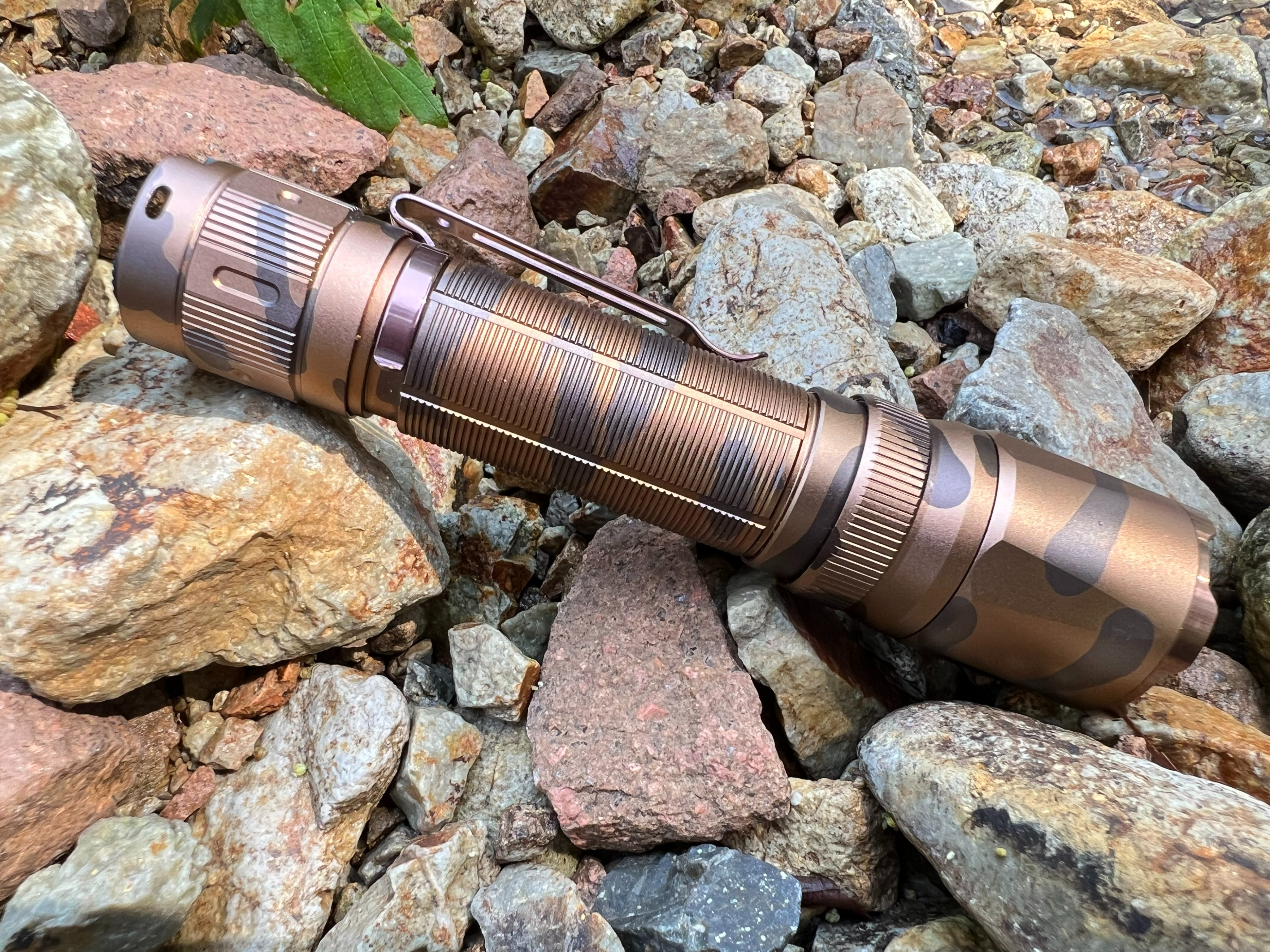 fenix手电测评tk35,fenixtk20uev2.0战术手电