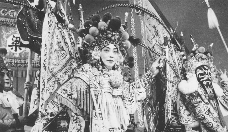 京剧演员孟小冬简介照片,京剧名角孟小冬