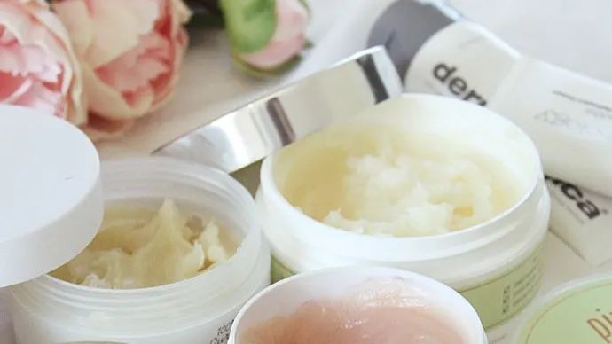 如何通过护肤改善眼皱纹,护肤防斑的正确方法