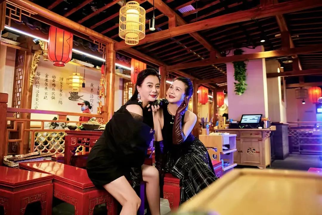 对不起,这国产喜剧黑马,我夸晚了