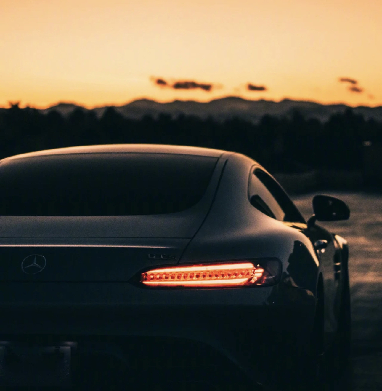 别被互联网*脑洗**？*款贷**榨干我们青春，普通人买车越便宜越好！