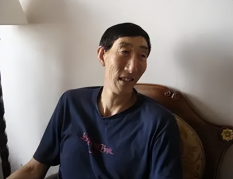 中国第一巨人鲍喜顺不听大夫劝告,中国第二巨人鲍喜顺身高