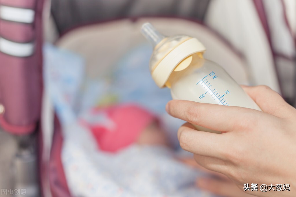 农村婆婆用旧衣服当尿布，热水器水冲奶粉，米汤代替奶粉，我离婚